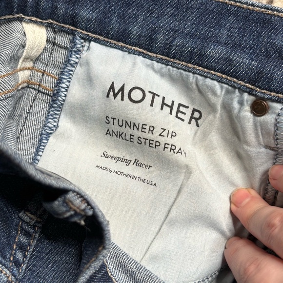 MOTHER Stunner Zip Ankle Step Fray Jeans with Black Side Stripe Size 25 - Picture 7 of 9